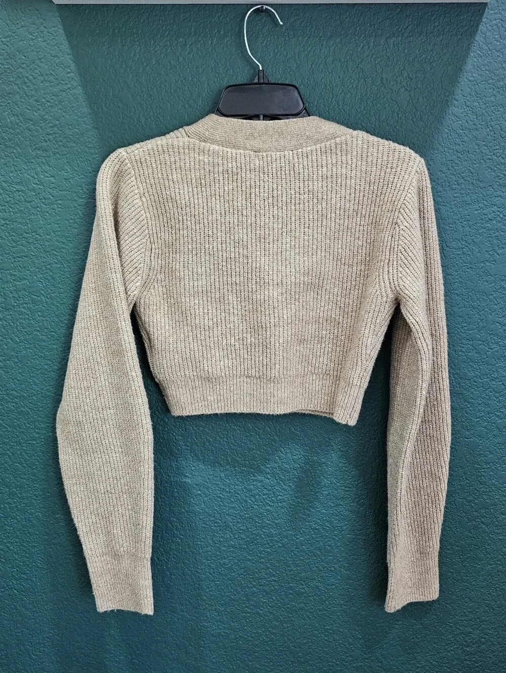 H&M Beige Cropped Knit Cardigan Sweater Button Front Size Small - Picture 3 of 5